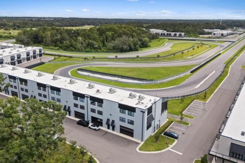Commercial property in Tampa, Florida 425.03 sq.m. № 2360368 - photo 4