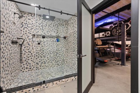 Commercial property in Tampa, Florida 425.03 sq.m. № 2360368 - photo 13