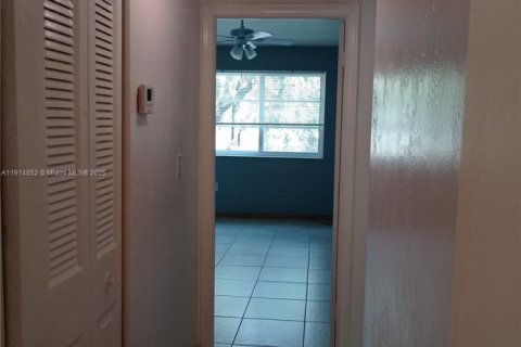 Condominio en alquiler en Miami, Florida, 1 dormitorio, 70.61 m2 № 1972254 - foto 6