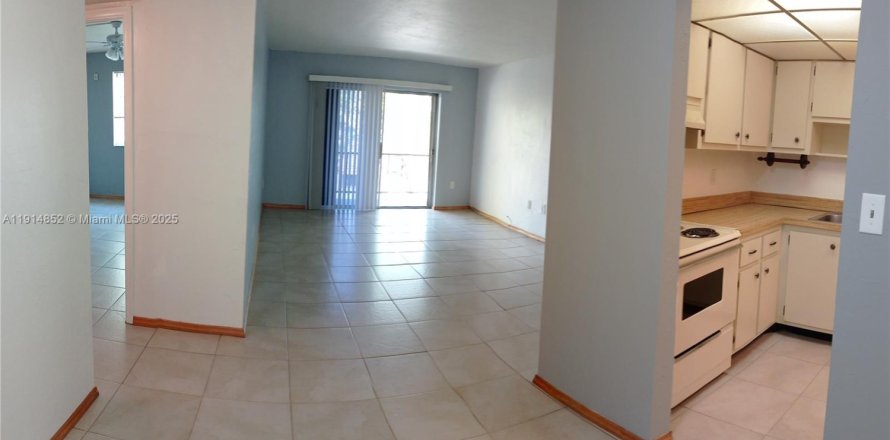 Condominio en Miami, Florida, 1 dormitorio № 1972254