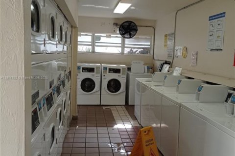 Condominio en alquiler en Miami, Florida, 1 dormitorio, 70.61 m2 № 1972254 - foto 15