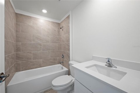 House in Rotonda, Florida 3 bedrooms, 144.09 sq.m. № 1880511 - photo 8