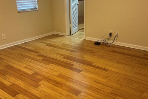Condo in Pembroke Pines, Florida, 2 bedrooms  № 2394742 - photo 17