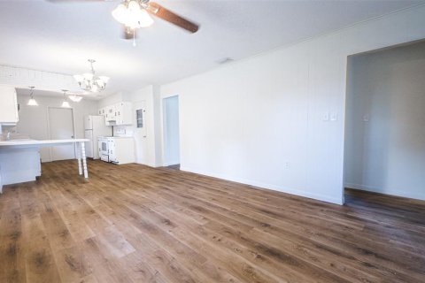 House in Ocala, Florida 3 bedrooms, 121.14 sq.m. № 1894194 - photo 5