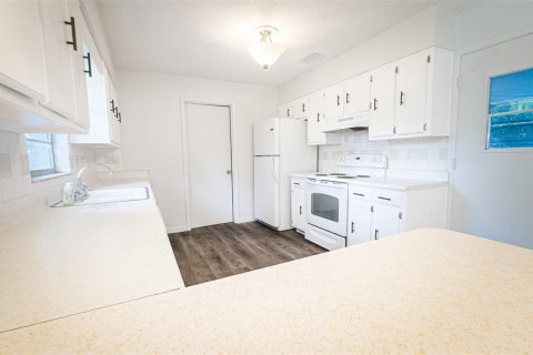 House in Ocala, Florida 3 bedrooms, 121.14 sq.m. № 1894194 - photo 4
