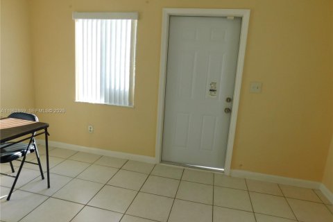 Villa ou maison à louer à Miami, Floride: 3 chambres, 101.17 m2 № 2023936 - photo 13