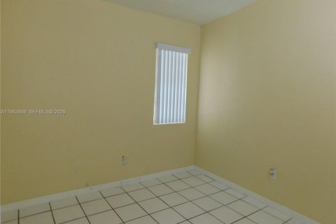 Villa ou maison à louer à Miami, Floride: 3 chambres, 101.17 m2 № 2023936 - photo 17