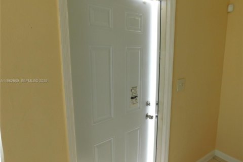 Villa ou maison à louer à Miami, Floride: 3 chambres, 101.17 m2 № 2023936 - photo 20