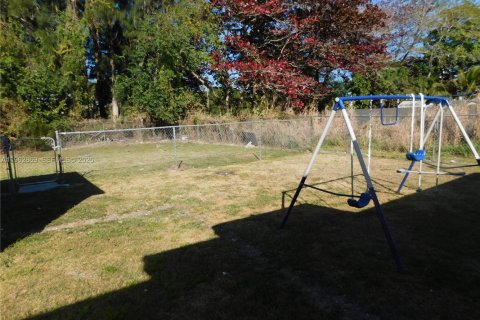 Villa ou maison à louer à Miami, Floride: 3 chambres, 101.17 m2 № 2023936 - photo 6