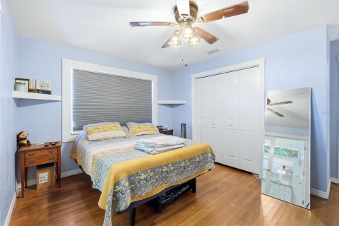 House in Saint Petersburg, Florida 3 bedrooms, 136.19 sq.m. № 2109936 - photo 23