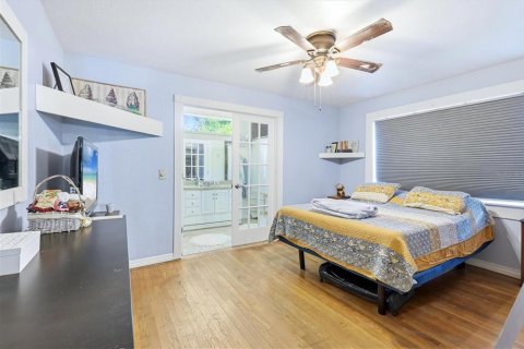 House in Saint Petersburg, Florida 3 bedrooms, 136.19 sq.m. № 2109936 - photo 22