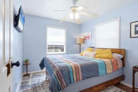 House in Saint Petersburg, Florida 3 bedrooms, 136.19 sq.m. № 2109936 - photo 27