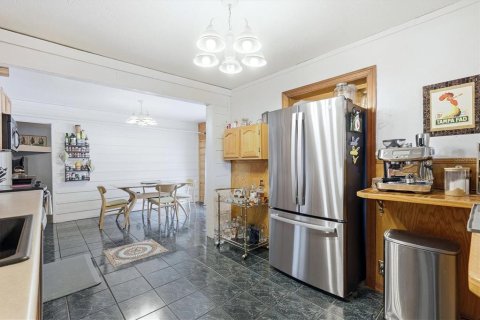 House in Saint Petersburg, Florida 3 bedrooms, 136.19 sq.m. № 2109936 - photo 11