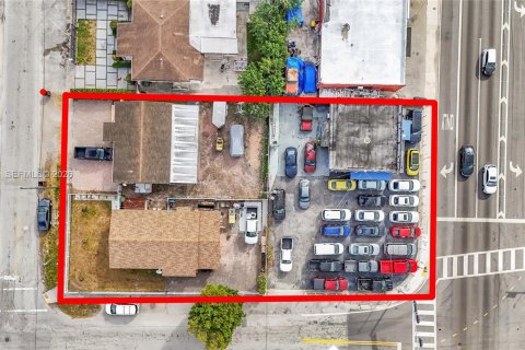 Commercial property in Hialeah, Florida № 2045279 - photo 13