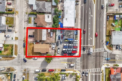 Commercial property in Hialeah, Florida № 2045279 - photo 12