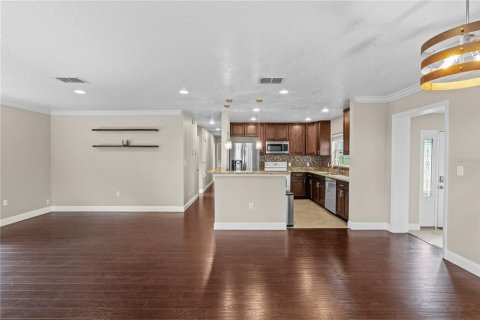 House in Fern Park, Florida 4 bedrooms, 189.52 sq.m. № 1681062 - photo 9