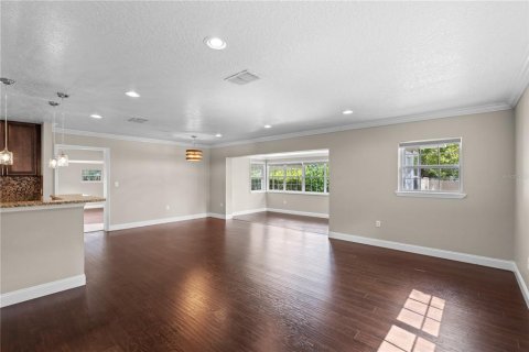 House in Fern Park, Florida 4 bedrooms, 189.52 sq.m. № 1681062 - photo 7
