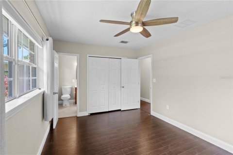 House in Fern Park, Florida 4 bedrooms, 189.52 sq.m. № 1681062 - photo 23