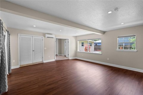House in Fern Park, Florida 4 bedrooms, 189.52 sq.m. № 1681062 - photo 18