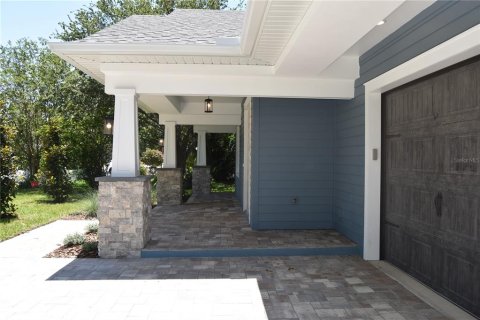 House in Saint Petersburg, Florida 5 bedrooms, 239.22 sq.m. № 2229185 - photo 10