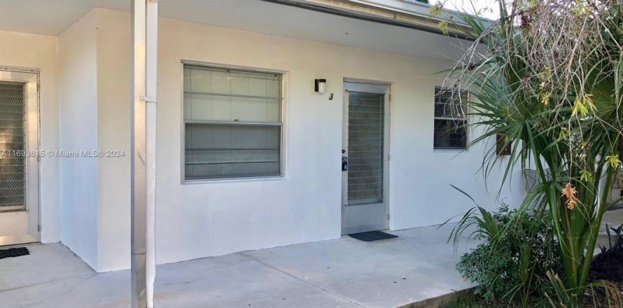 Condominio en Lake Worth, Florida, 1 dormitorio № 1863809