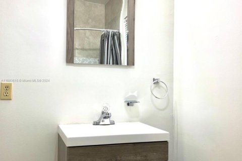 Condominio en venta en Lake Worth, Florida, 1 dormitorio, 55.74 m2 № 1863809 - foto 10