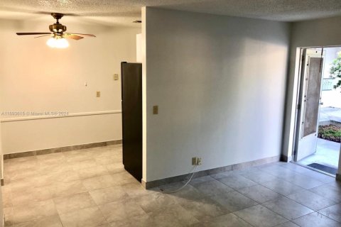 Condominio en venta en Lake Worth, Florida, 1 dormitorio, 55.74 m2 № 1863809 - foto 4