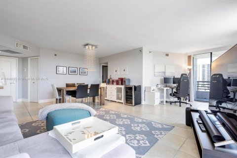 Купить кондоминиум в Авентура, Флорида 2 спальни, 118.08м2, № 1957730 - фото 9