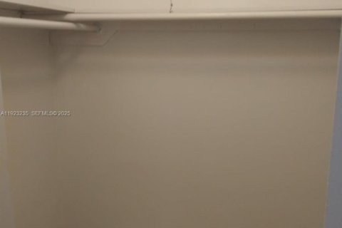 Appartement à louer à North Miami Beach, Floride: 1 chambre № 1976915 - photo 4