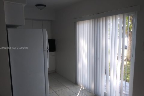 Appartement à louer à North Miami Beach, Floride: 1 chambre № 1976915 - photo 8
