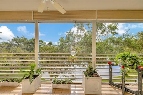 Condo in Coconut Creek, Florida, 2 bedrooms  № 2061389 - photo 20