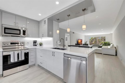 Condo in Coconut Creek, Florida, 2 bedrooms  № 2061389