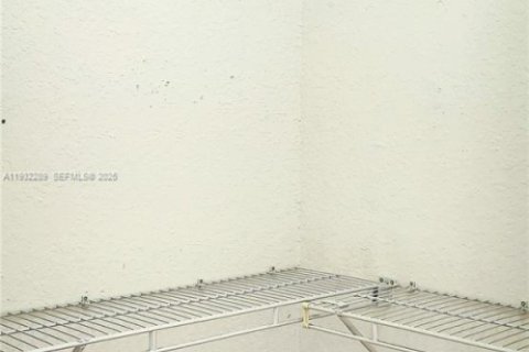 Снять в аренду кондоминиум в Хомстед, Флорида 3 спальни, 98.66м2, № 1990986 - фото 27