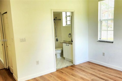 Снять в аренду кондоминиум в Хомстед, Флорида 3 спальни, 98.66м2, № 1990986 - фото 17