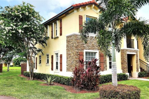 Снять в аренду кондоминиум в Хомстед, Флорида 3 спальни, 98.66м2, № 1990986 - фото 3