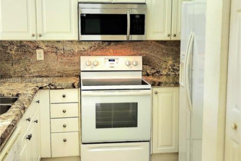 Снять в аренду кондоминиум в Хомстед, Флорида 3 спальни, 98.66м2, № 1990986 - фото 13