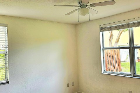 Снять в аренду кондоминиум в Хомстед, Флорида 3 спальни, 98.66м2, № 1990986 - фото 20