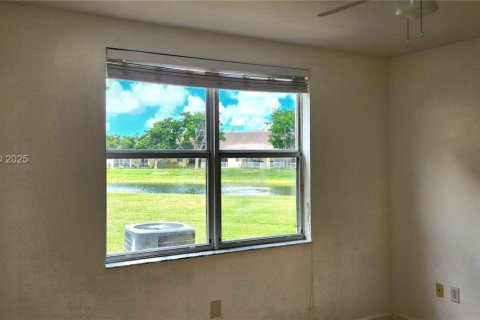 Снять в аренду кондоминиум в Хомстед, Флорида 3 спальни, 98.66м2, № 1990986 - фото 19