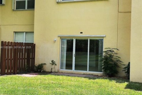 Снять в аренду кондоминиум в Хомстед, Флорида 3 спальни, 98.66м2, № 1990986 - фото 6