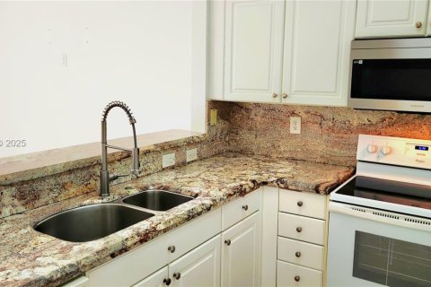 Снять в аренду кондоминиум в Хомстед, Флорида 3 спальни, 98.66м2, № 1990986 - фото 15