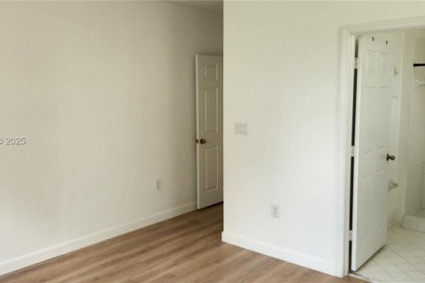 Снять в аренду кондоминиум в Хомстед, Флорида 3 спальни, 98.66м2, № 1990986 - фото 18