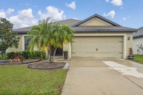 House in Wimauma, Florida 3 bedrooms, 132.57 sq.m. № 1572855 - photo 1