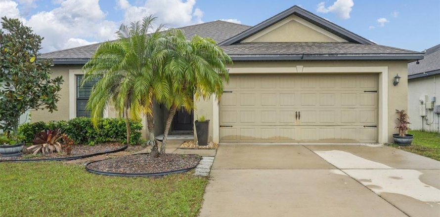 House in Wimauma, Florida 3 bedrooms, 132.57 sq.m. № 1572855