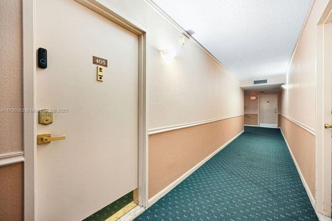 Снять в аренду кондоминиум в Помпано-Бич, Флорида 1 спальня, 58.53м2, № 1712312 - фото 5