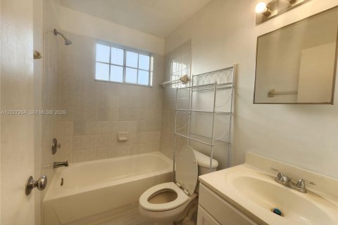Touwnhouse à louer à Cutler Bay, Floride: 2 chambres, 102.19 m2 № 2078588 - photo 16