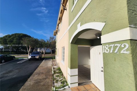Touwnhouse à louer à Cutler Bay, Floride: 2 chambres, 102.19 m2 № 2078588 - photo 2