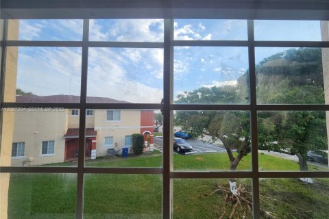 Touwnhouse à louer à Cutler Bay, Floride: 2 chambres, 102.19 m2 № 2078588 - photo 22