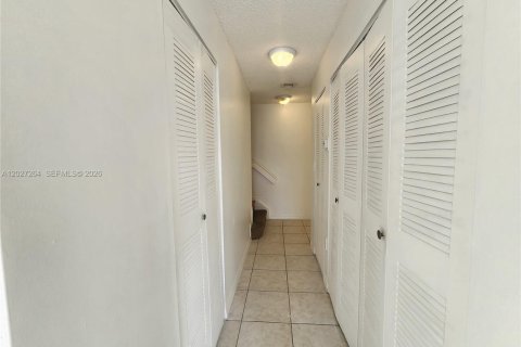 Touwnhouse à louer à Cutler Bay, Floride: 2 chambres, 102.19 m2 № 2078588 - photo 8