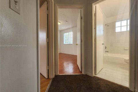 Touwnhouse à louer à Cutler Bay, Floride: 2 chambres, 102.19 m2 № 2078588 - photo 17