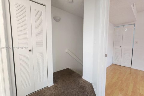 Touwnhouse à louer à Cutler Bay, Floride: 2 chambres, 102.19 m2 № 2078588 - photo 13